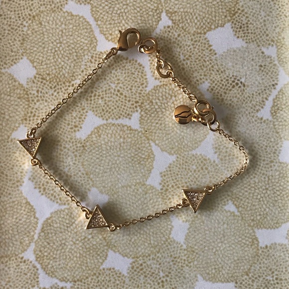 Chloe + Isabel Jewelry - Pavé Triangle Station Bracelet Chloe + Isabel Jewelry - Pavé Triangle Station Bracelet